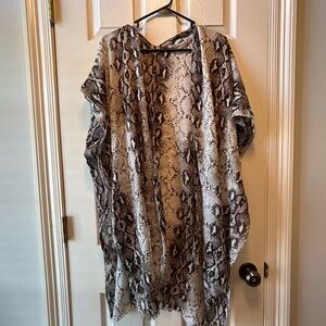 ✨Do Everything in Love Brown and White Patterned Kimono